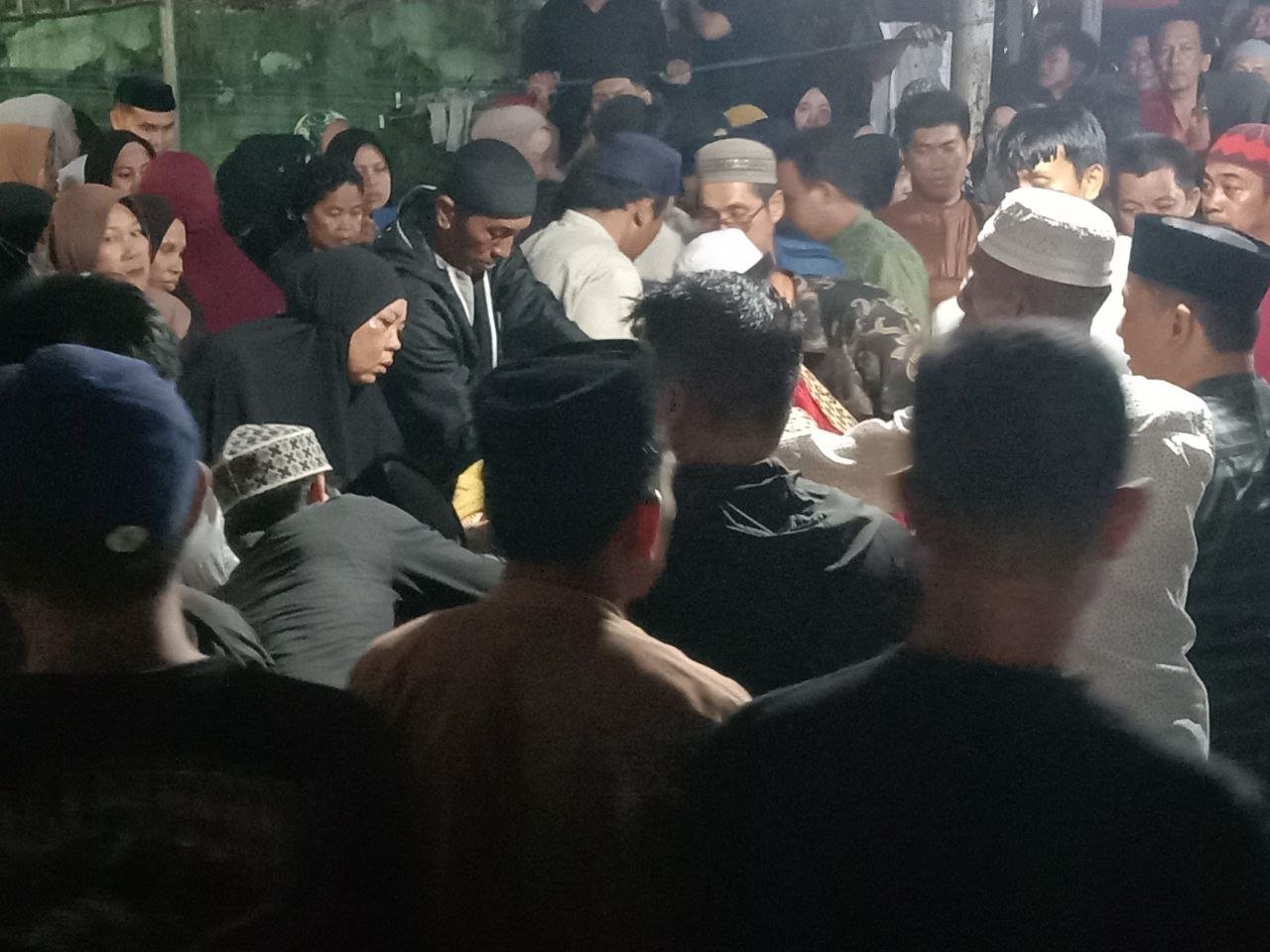 aras-tarika-meninggal-dunia-11