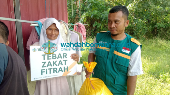 Dokumentasi Penyaluran Zakat Fitrah WIZ Gerai Bombana: Terima Kasih Para Muzakki