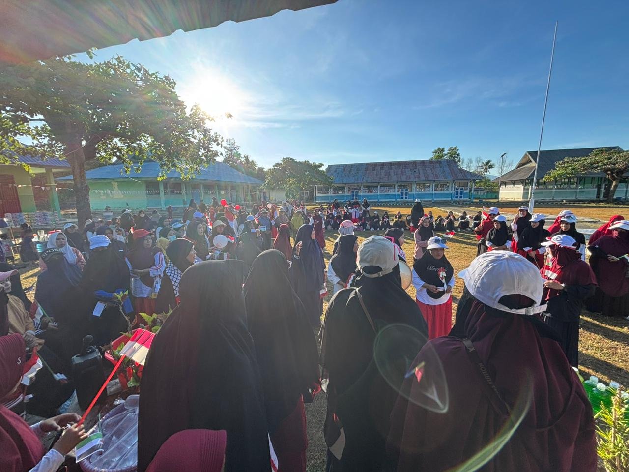 jalan-sehat-muslimah-dpc-wi-kabaena-barat-bombana-11