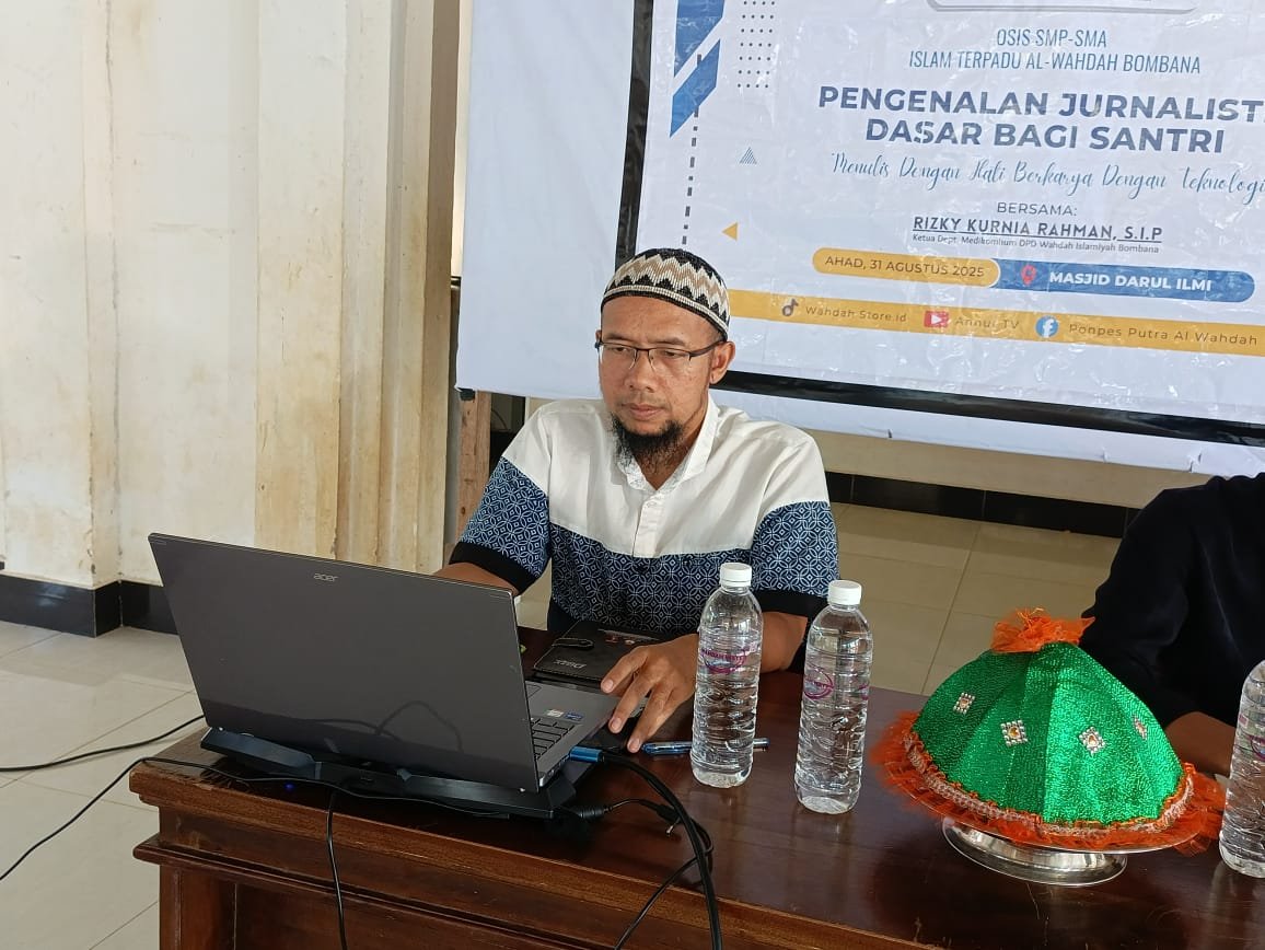pengenalan-jurnalistik-santri-ponpes-al-wahdah-bombana-putra-3
