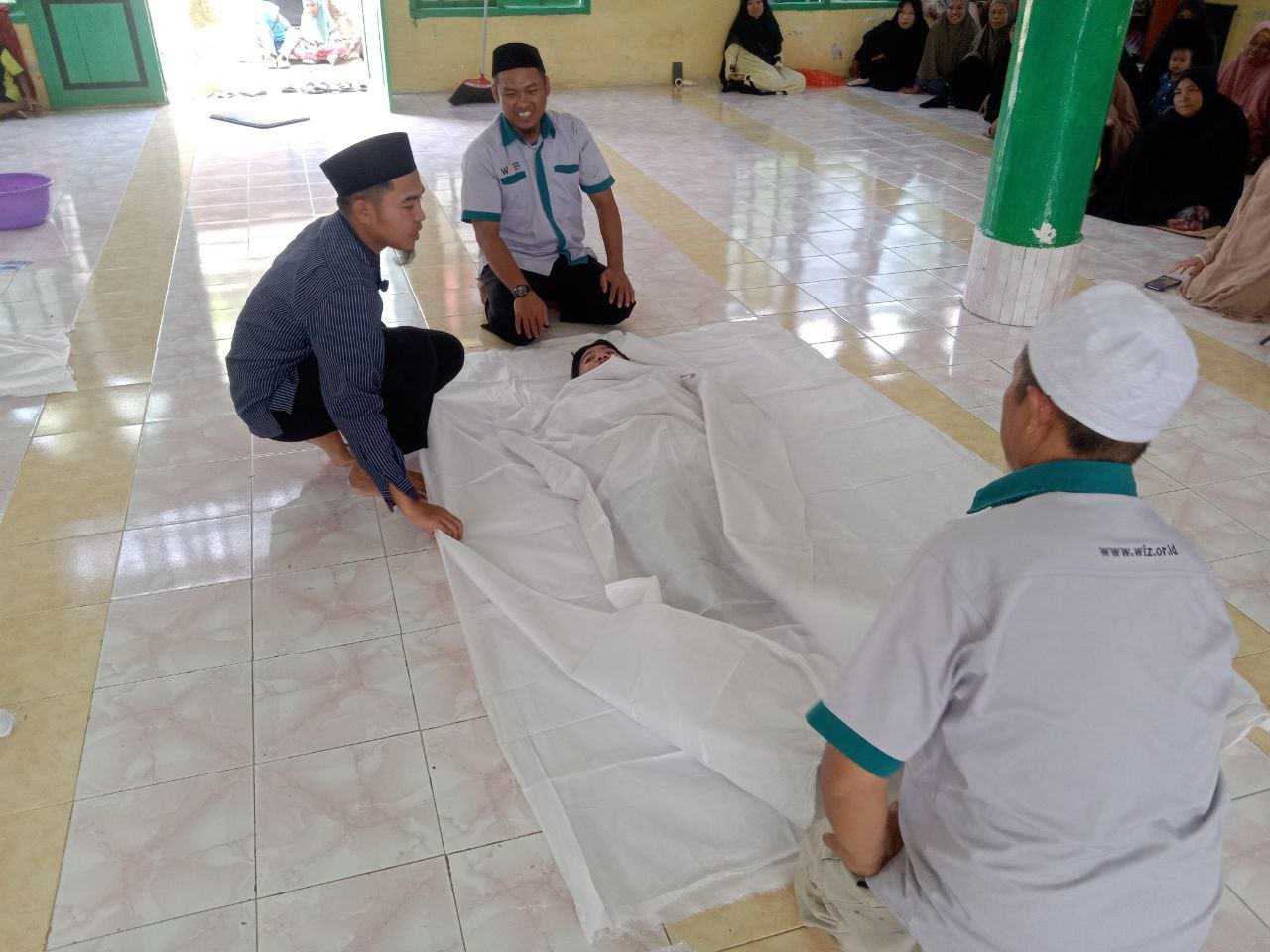 pelatihan-pengurusan-jenazah-wiz-gerai-bombana-dpd-wahdah-islamiyah-bombana-desa-lawatuea-kecamatan-poleang-utara-7